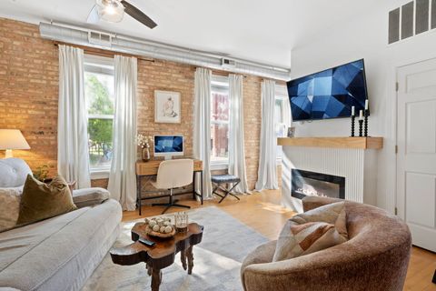 Tiny photo for 2027 N CALIFORNIA Avenue #E1, Chicago, IL 60647 (MLS # 12462754)
