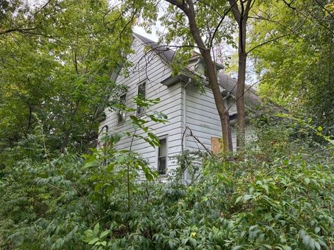 Tiny photo for 1504 W Glen Flora Avenue, Waukegan, IL 60085 (MLS # 12490943)