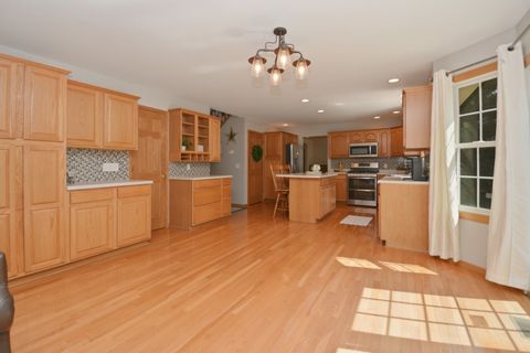 Tiny photo for 104 Hunter Court, Hudson, IL 61748 (MLS # 12597328)