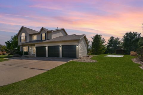 Tiny photo for 104 Hunter Court, Hudson, IL 61748 (MLS # 12597328)