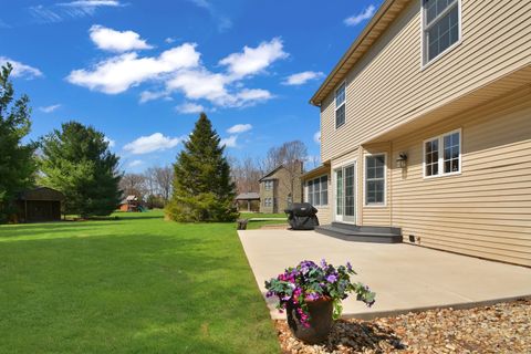 Tiny photo for 104 Hunter Court, Hudson, IL 61748 (MLS # 12597328)