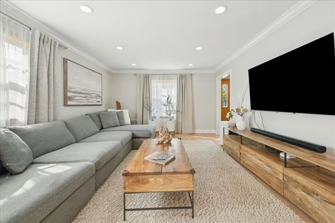 Tiny photo for 116 E Orchard Street, Arlington Heights, IL 60005 (MLS # 12506278)