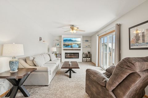 Tiny photo for 18224 W Old Pine Court, Gurnee, IL 60031 (MLS # 12587098)