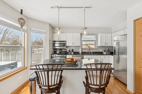 Tiny photo for 18224 W Old Pine Court, Gurnee, IL 60031 (MLS # 12587098)