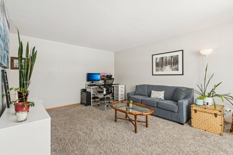 Tiny photo for 18224 W Old Pine Court, Gurnee, IL 60031 (MLS # 12587098)