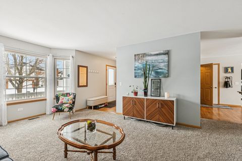 Tiny photo for 18224 W Old Pine Court, Gurnee, IL 60031 (MLS # 12587098)