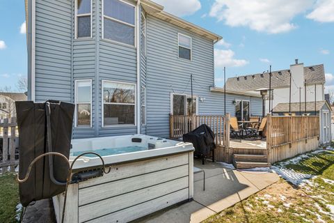 Tiny photo for 18224 W Old Pine Court, Gurnee, IL 60031 (MLS # 12587098)