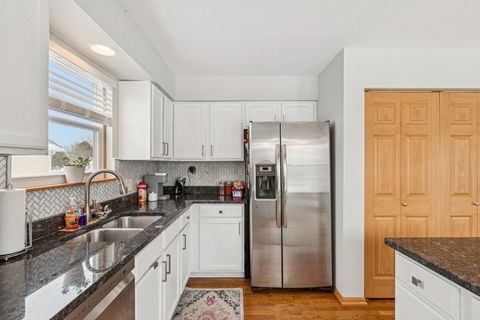 Tiny photo for 18224 W Old Pine Court, Gurnee, IL 60031 (MLS # 12587098)