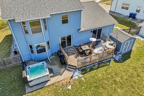 Tiny photo for 18224 W Old Pine Court, Gurnee, IL 60031 (MLS # 12587098)