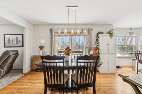 Tiny photo for 18224 W Old Pine Court, Gurnee, IL 60031 (MLS # 12587098)