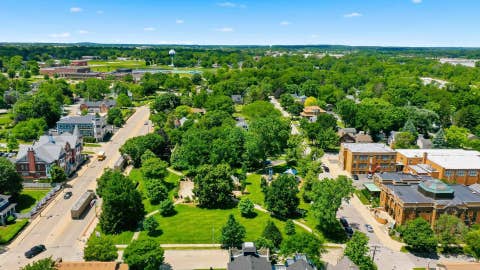 Tiny photo for 500 Cedar Street, St. Charles, IL 60174 (MLS # 12681370)
