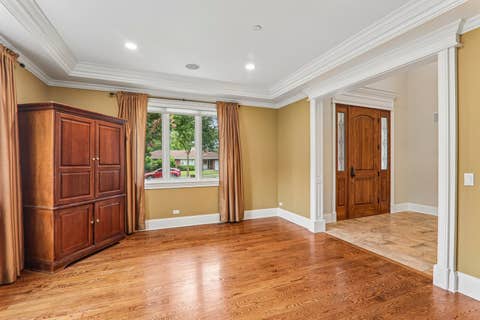Tiny photo for 603 S Main Street, Mount Prospect, IL 60056 (MLS # 12715205)