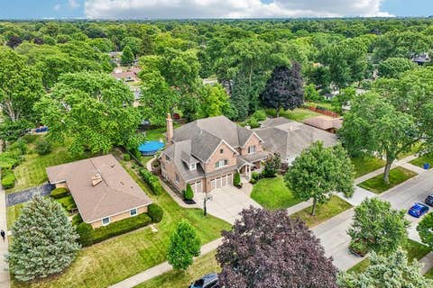 Tiny photo for 603 S Main Street, Mount Prospect, IL 60056 (MLS # 12715205)