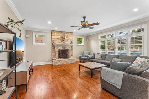 Tiny photo for 603 S Main Street, Mount Prospect, IL 60056 (MLS # 12715205)