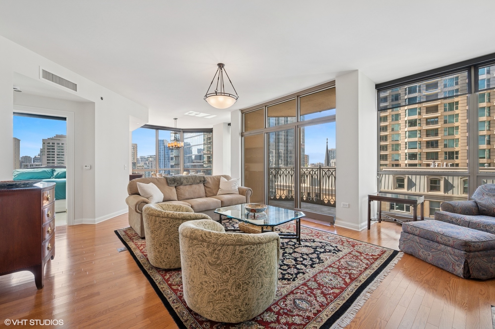 21 E Huron Street 1407