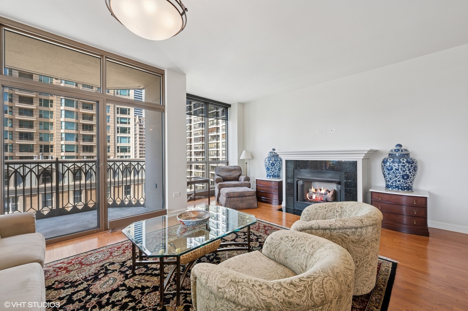 21 E Huron Street 1407