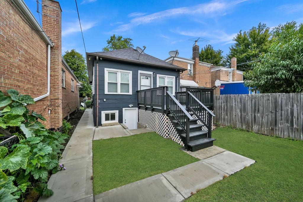 3805 W 63rd Place