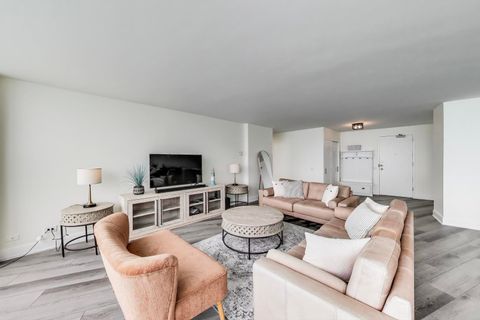 Tiny photo for 940 W Glenlake Avenue #19C, Chicago, IL 60660 (MLS # 12498250)