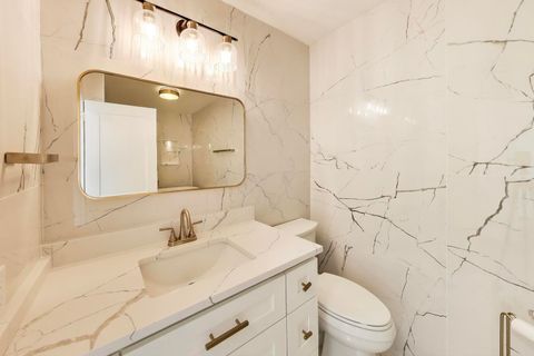 Tiny photo for 940 W Glenlake Avenue #19C, Chicago, IL 60660 (MLS # 12498250)