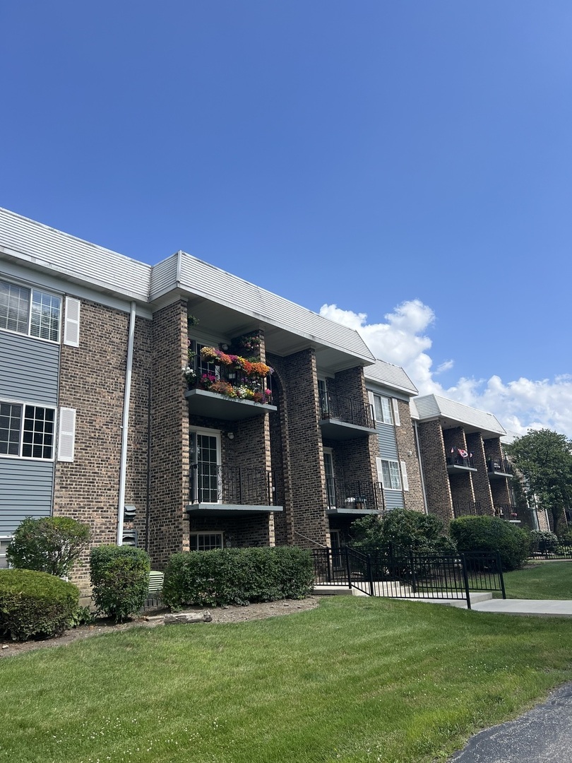 1505 N Windsor Drive 206