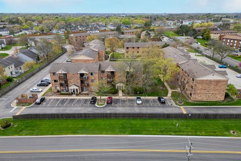 Tiny photo for 2219 NICHOLS Road #17A, Arlington Heights, IL 60004 (MLS # 12626974)