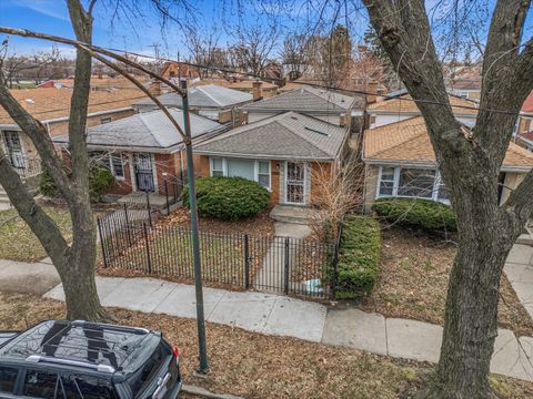 Photo of 8219 S WENTWORTH Avenue, Chicago, IL 60620 (MLS # 12593484)
