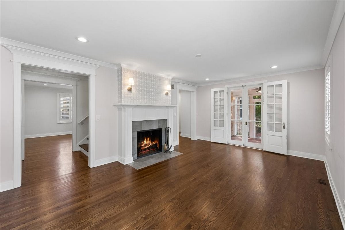 2741 Lincolnwood Drive