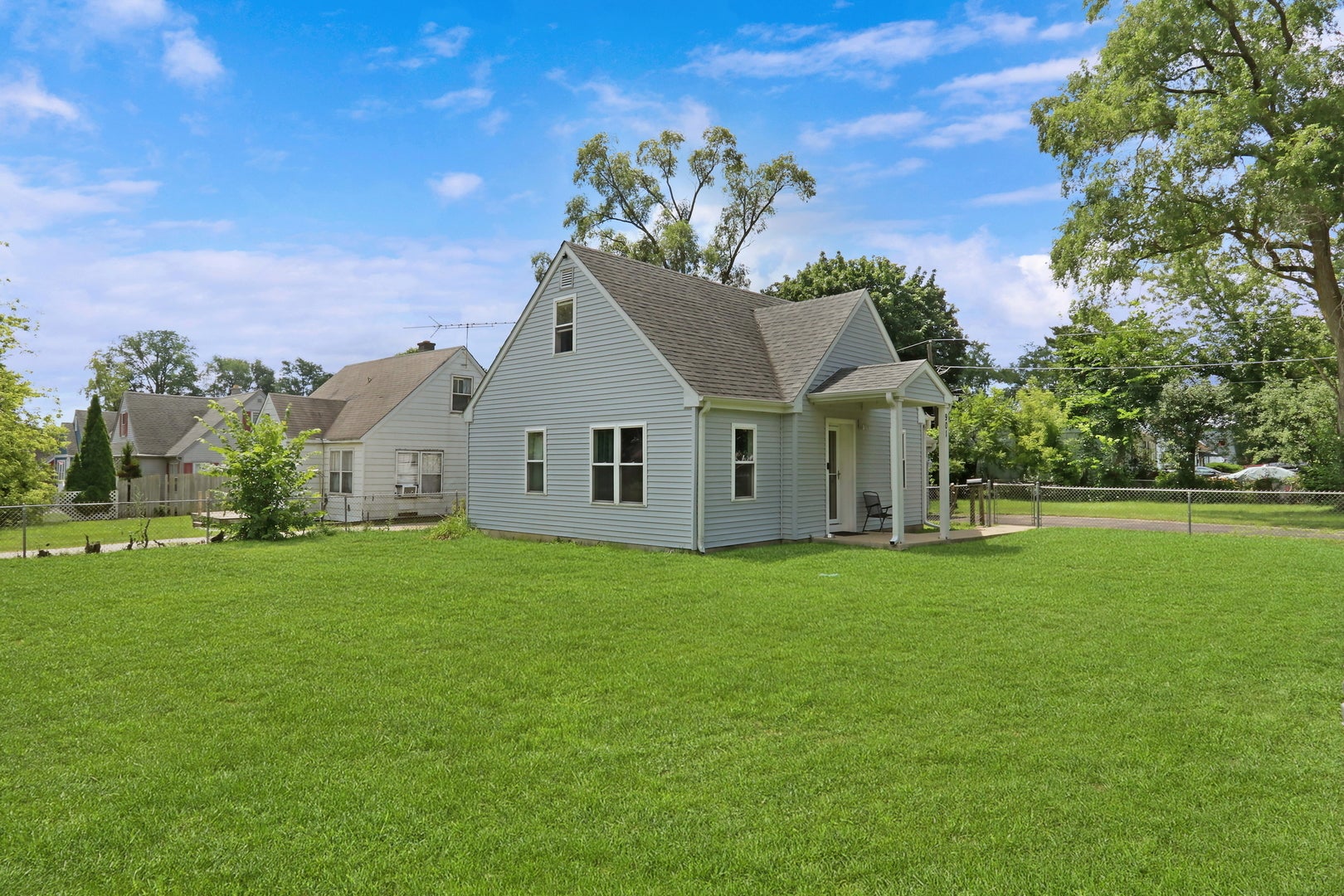901 Flintwood Court