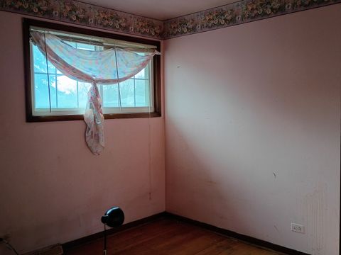 Tiny photo for 1340 Prince Drive, South Holland, IL 60473 (MLS # 12593983)