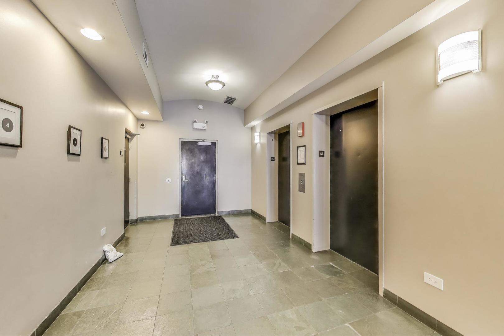 1301 W Washington Boulevard 604