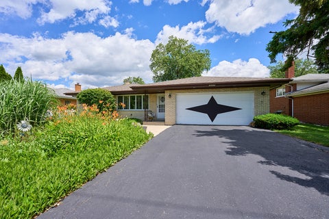 Photo of 5859 S Brainard Avenue, Countryside, IL 60525 (MLS # 12760396)