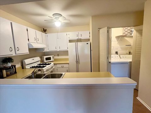 Tiny photo for 4809 W Oakwood Drive #A, McHenry, IL 60050 (MLS # 12564147)