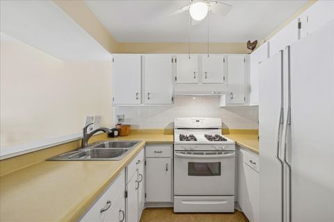 Tiny photo for 4809 W Oakwood Drive #A, McHenry, IL 60050 (MLS # 12564147)