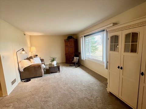 Tiny photo for 4809 W Oakwood Drive #A, McHenry, IL 60050 (MLS # 12564147)