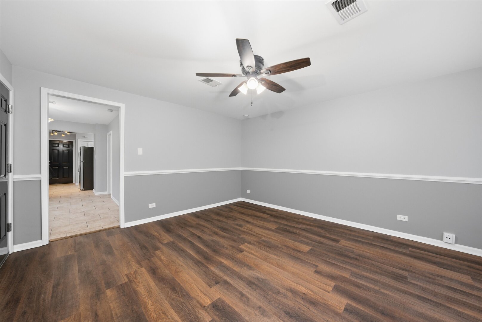 6833 S Maplewood Avenue