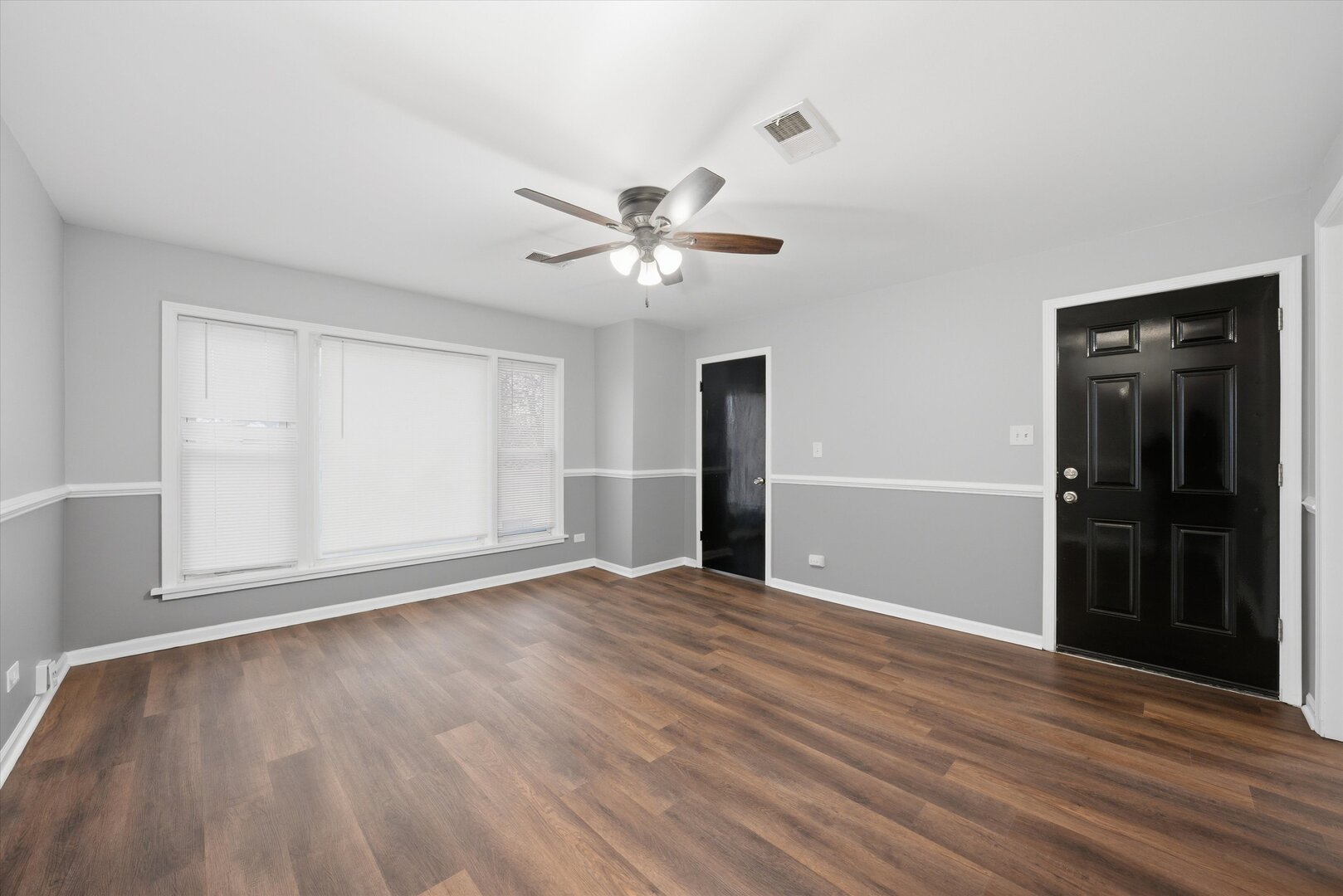 6833 S Maplewood Avenue