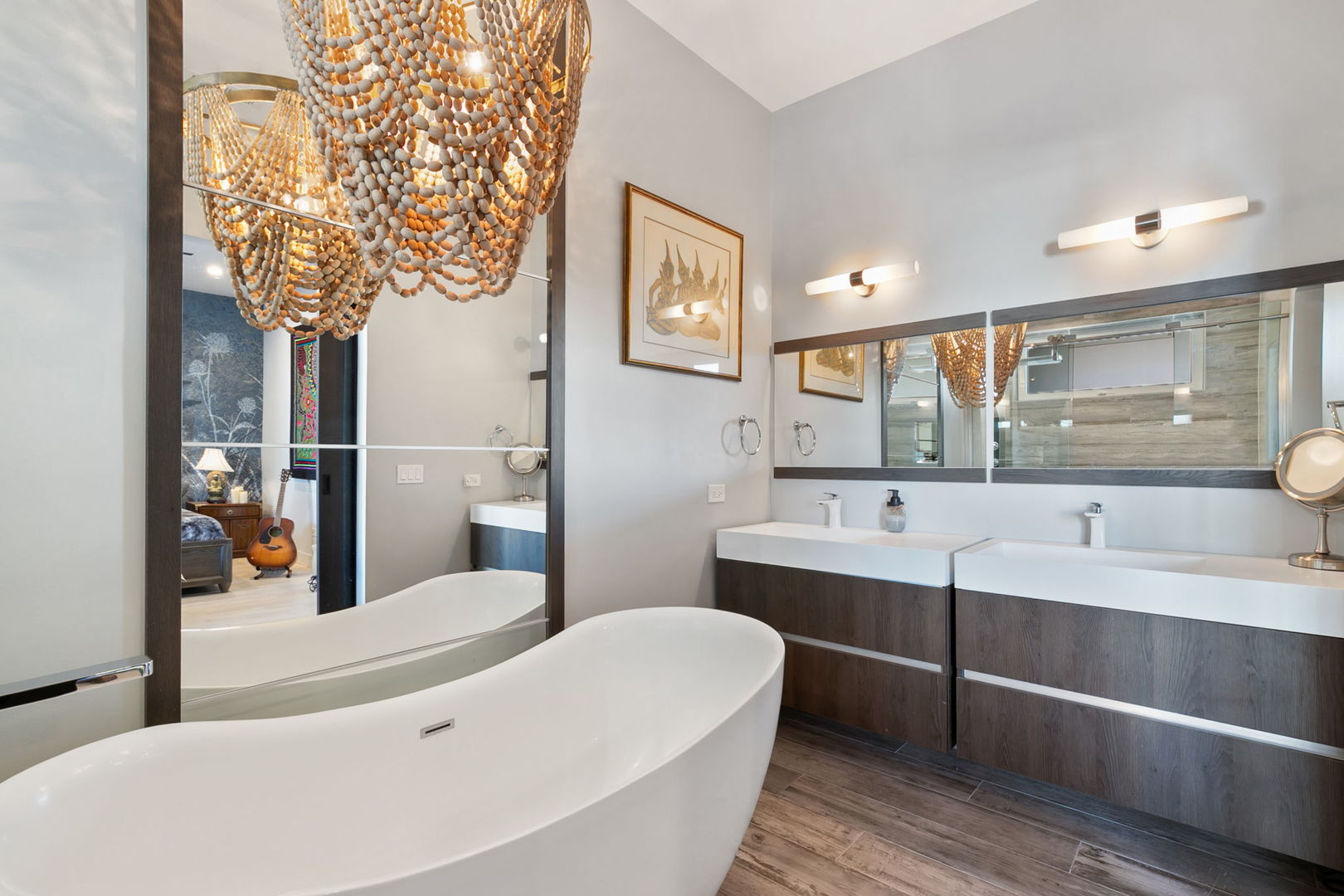 Chicago, Illinois 60622, United States, 3 Bedrooms Bedrooms, ,2 BathroomsBathrooms,Residential,Active,222729