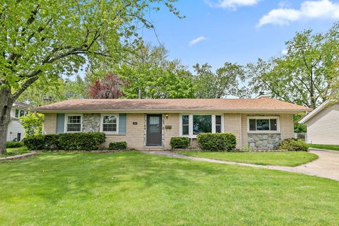 Photo of 616 Grace Lane, Schaumburg, IL 60193 (MLS # 12640029)