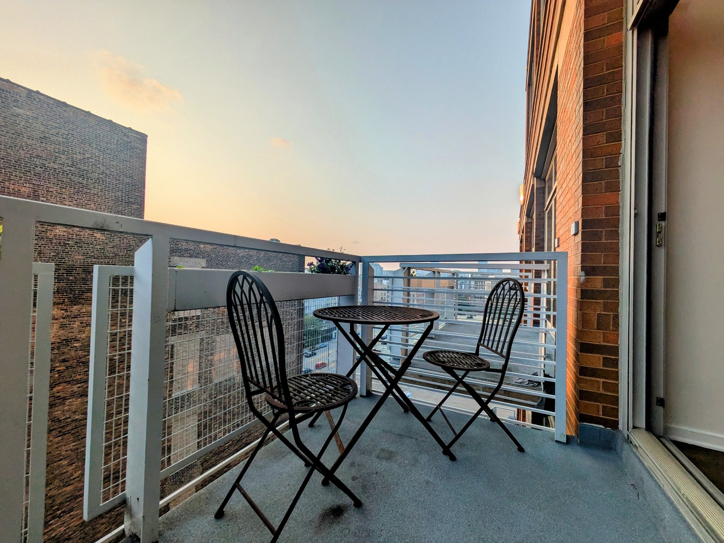 933 W VAN BUREN Street 825
