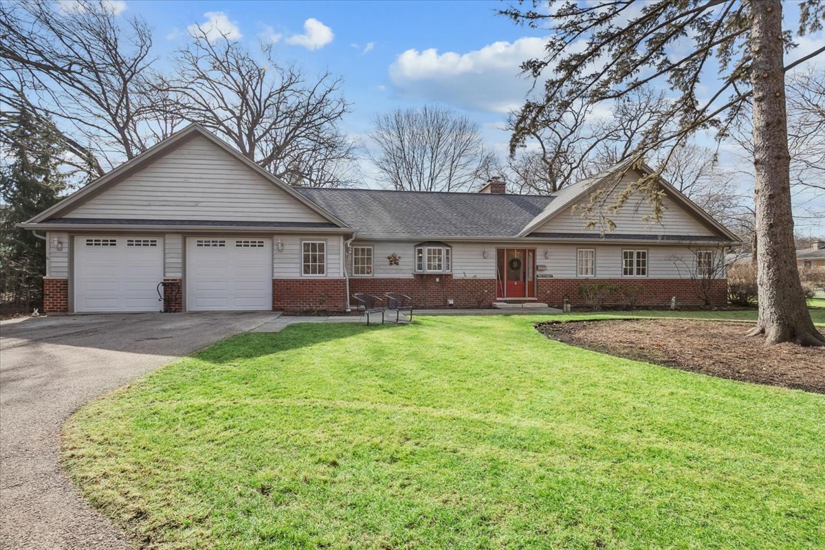 50 W Blodgett Avenue