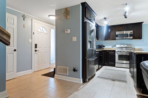 Tiny photo for 11 Cour Caravelle #11, Palos Hills, IL 60465 (MLS # 12609757)
