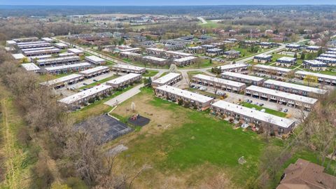 Tiny photo for 11 Cour Caravelle #11, Palos Hills, IL 60465 (MLS # 12609757)