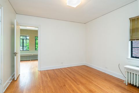 Tiny photo for 2512 Lawndale Avenue, Evanston, IL 60201 (MLS # 12634047)
