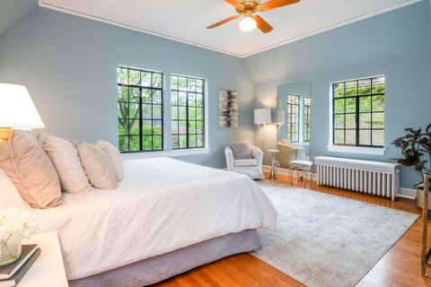 Tiny photo for 2512 Lawndale Avenue, Evanston, IL 60201 (MLS # 12634047)