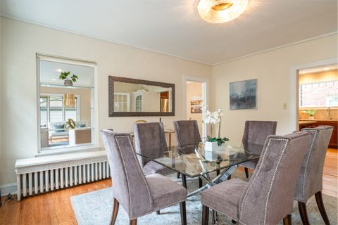 Tiny photo for 2512 Lawndale Avenue, Evanston, IL 60201 (MLS # 12634047)