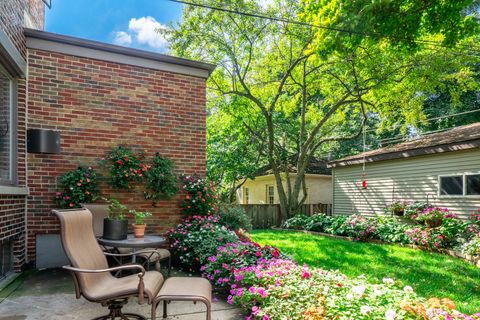 Tiny photo for 2512 Lawndale Avenue, Evanston, IL 60201 (MLS # 12634047)