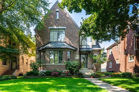 Photo of 2512 Lawndale Avenue, Evanston, IL 60201 (MLS # 12634047)