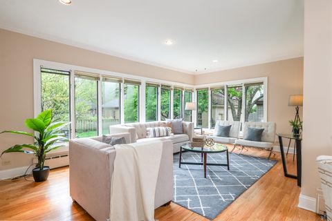 Tiny photo for 2512 Lawndale Avenue, Evanston, IL 60201 (MLS # 12634047)