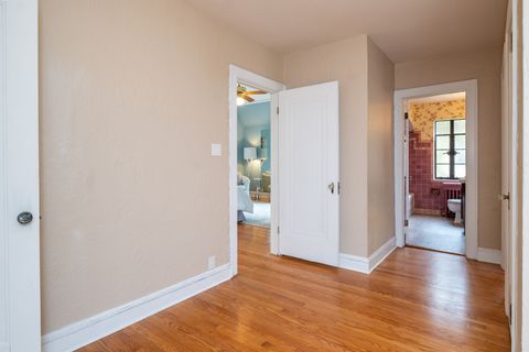 Tiny photo for 2512 Lawndale Avenue, Evanston, IL 60201 (MLS # 12634047)