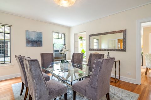 Tiny photo for 2512 Lawndale Avenue, Evanston, IL 60201 (MLS # 12634047)